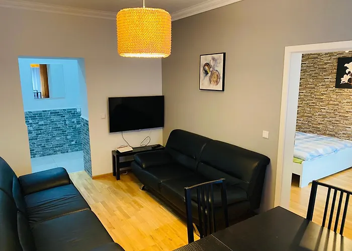 Zentrale 3 Zimmerwohnung Mit Kostenlosem Stellplatz