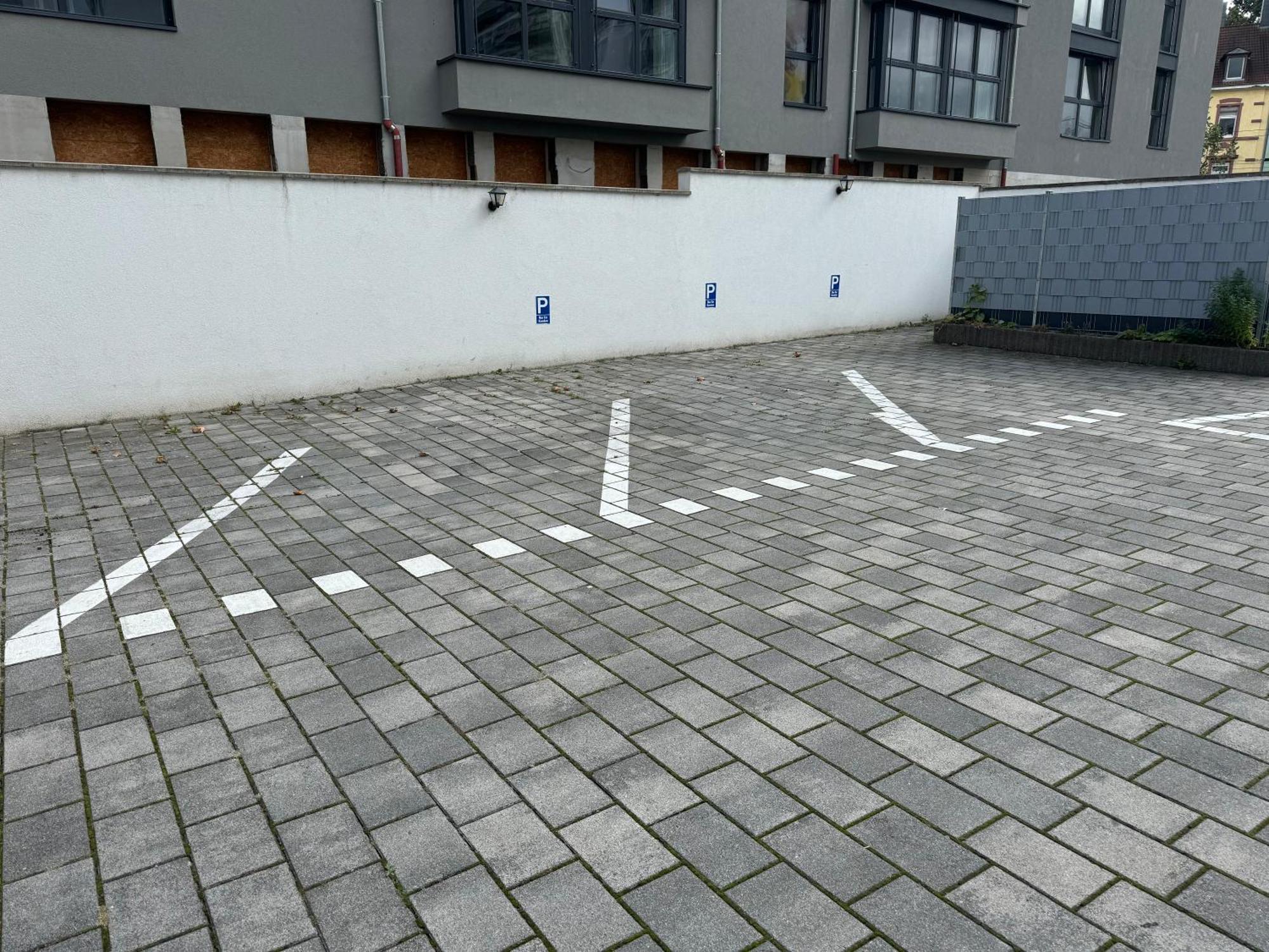 Zentrale 3 Zimmerwohnung Mit Kostenlosem Stellplatz Apartment *